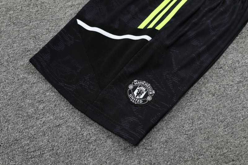 Manchester United 23/24 - Training Kit