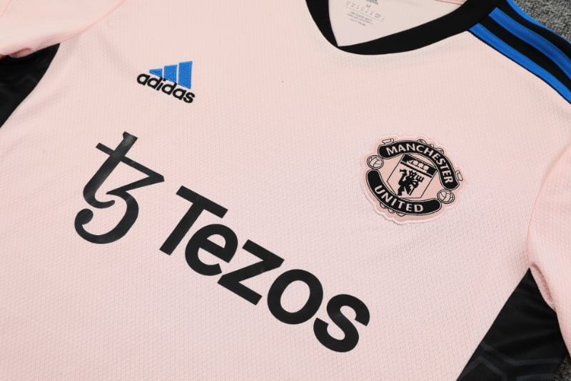 Manchester United 23/24 - Training Kit