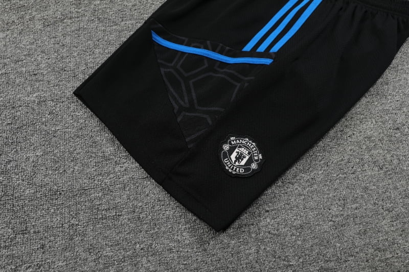 Manchester United 23/24 - Training Kit