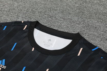 Manchester United 23/24 - Training Kit