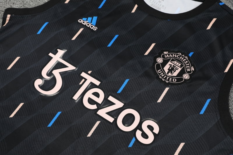 Manchester United 23/24 - Training Kit - Sleeveless