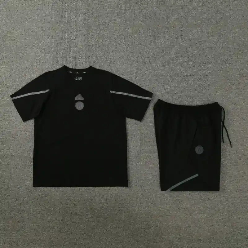 Manchester United 24/25 - Training Kit