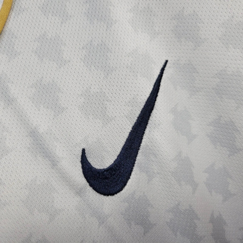 Portugal 04/05 Away