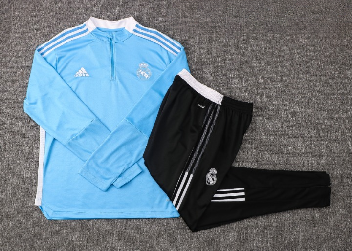 Real Madrid 23/24 - Training Jersey - 1/2 Zip